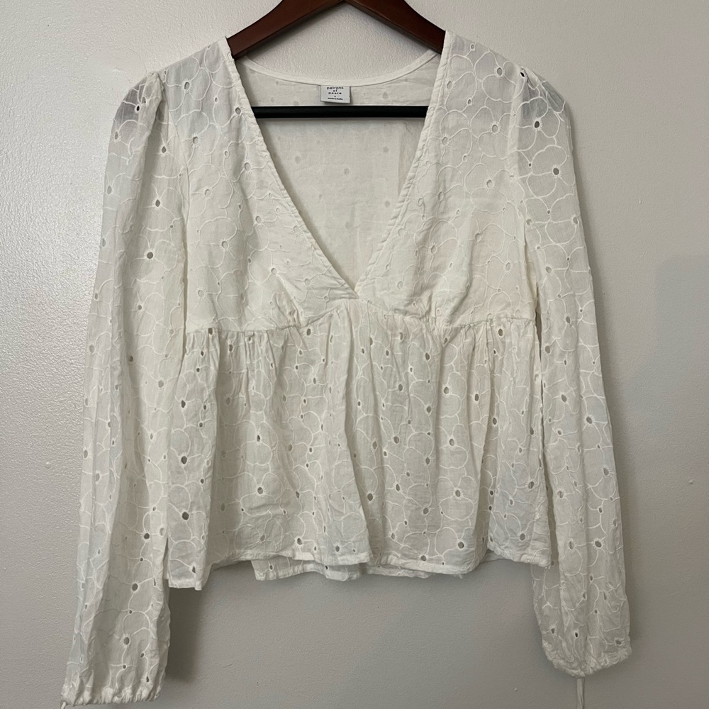 PATRONS OF PEACE White V-neck long sleeve crop top